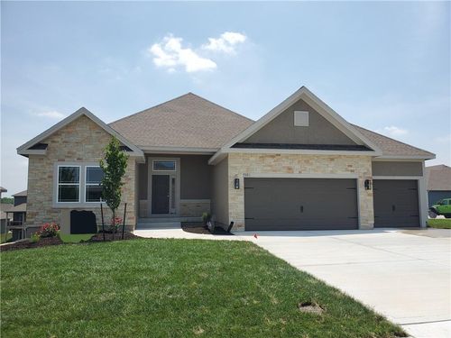 7001 Ne 103rd St, Kansas City, MO, 64156-7702 | Card Image