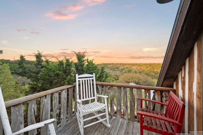 110 Apacheria Pass W, House other with 3 bedrooms, 3 bathrooms and null parking in Comfort TX | Image 23