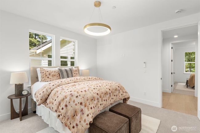 12837 Ne 91 St St, House other with 2 bedrooms, 3 bathrooms and null parking in Kirkland WA | Image 22
