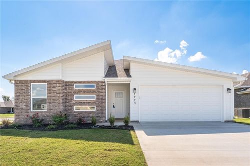 1723 Ferguson St, Pea Ridge, AR, 72751-4056 | Card Image