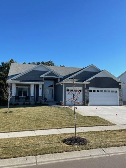 439 Mario Dr, Vadnais Heights, MN, 55127-6404 | Card Image