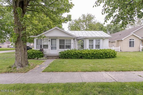 224 E Indiana Ave, Maumee, OH, 43537-2828 | Card Image