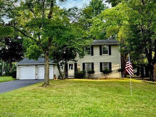 8080 Glen Oaks Dr Ne, Warren, OH, 44484-1576 | Card Image