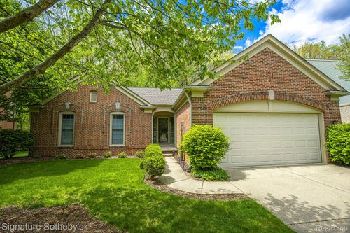 2668 Aubrey Dr, Lake Orion, MI, 48360-1999 | Card Image