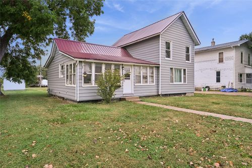 906 6th Ave, Belle Plaine, IA, 52208-2014 | Card Image