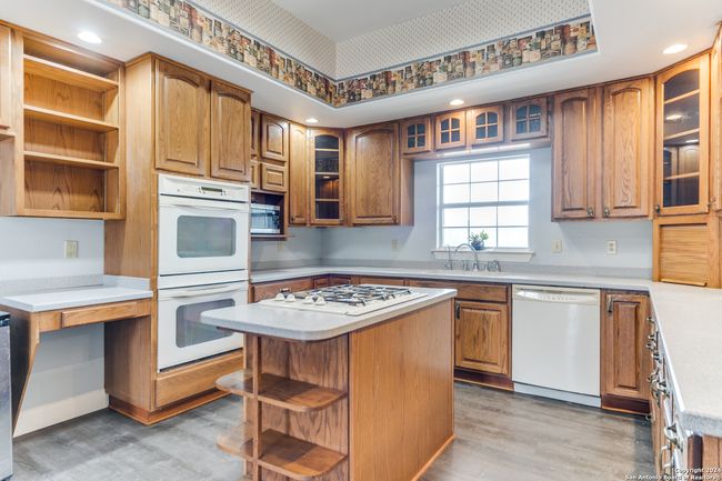 34970 AND 34900 Smithson Valley Rd, House other with 3 bedrooms, 4 bathrooms and null parking in Bulverde TX | Image 6