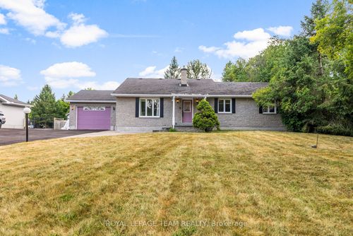 591 Bellamy Rd, Pakenham, ON, K0A2X0 | Card Image