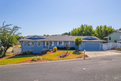 2901 Knoll Crest Dr, Lewiston, ID, 83501-6707 | Card Image