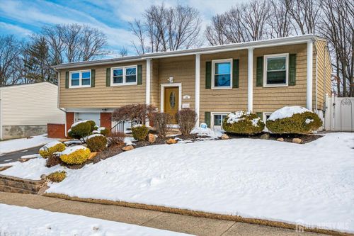 16 Peake Rd, Edison, NJ, 08837-2727 | Card Image