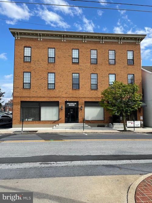 11 N Carlisle St, GREENCASTLE, PA, 17225-1460 | Card Image