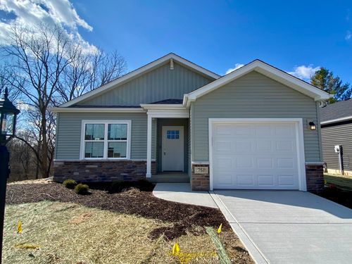 751 Kinsey St, Valparaiso, IN, 46385-5549 | Card Image