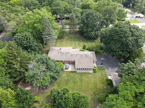 240 Roslyn Rd, Barrington, IL, 60010-2827 | Card Image
