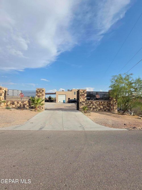 12700 Chaucer Dr, El Paso, TX, 79928-5142 | Card Image
