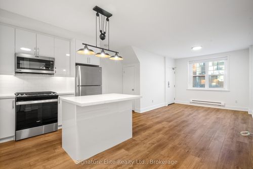 7a-2461 Queen St E, Toronto, ON, M4E1H8 | Card Image