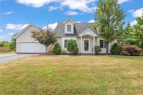 18 Hutton Cir, Churchville, NY, 14428-9108 | Card Image