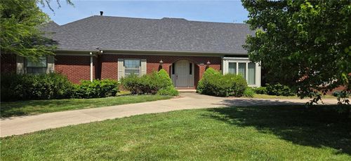 1406 Golf Club Dr, Richmond, MO, 64085-2221 | Card Image