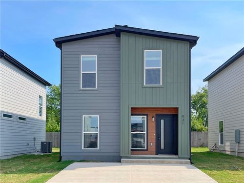 931 Reading Railroad Ln, Bentonville, AR, 72713 | Card Image