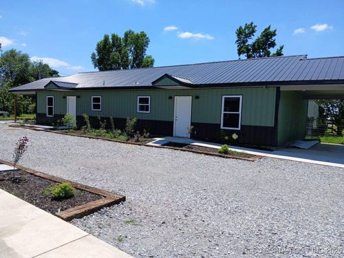 180 E Doughty St, Colcord, OK, 74338 | Card Image