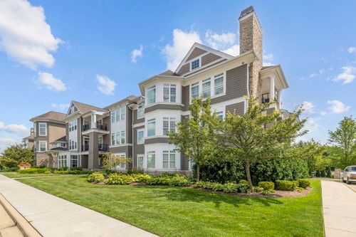 unit-206-8 E Kennedy Ln, Hinsdale, IL, 60521-4649 | Card Image