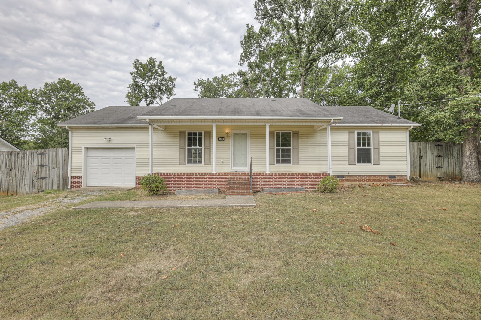 Whispering Oak Dr, Shelbyville, TN 37160