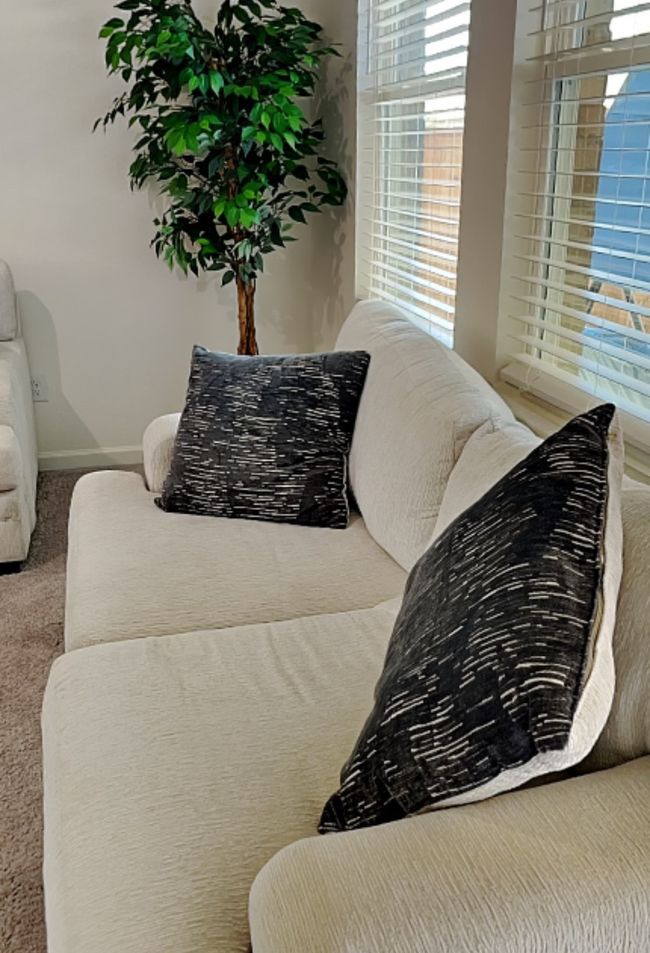 Sitting room featuring carpet and baseboards | Image 17