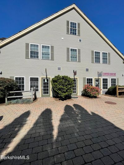 844 - 37 Corey Rd, Condo with 2 bedrooms, 2 bathrooms and 1 parking in Hancock MA | Image 3