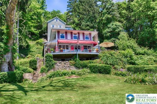 5449 De Pues Rd, Bangor, PA, 18013-4807 | Card Image