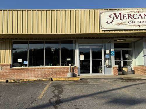 202 N Main St, Ashland City, TN, 37015-1362 | Card Image