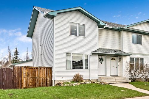 18 Green Meadow Cres, Strathmore, AB, T1P1H4 | Card Image
