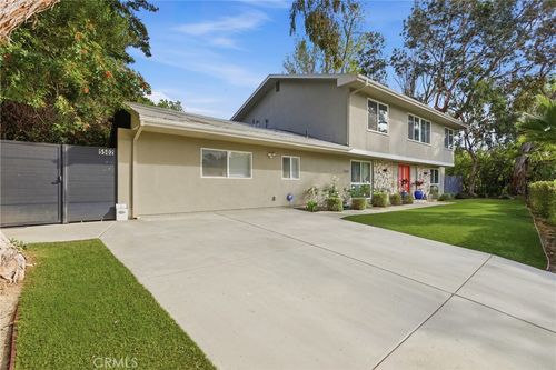 5500 Blanco Ave, Woodland Hills, CA, 91367-4003 | Card Image