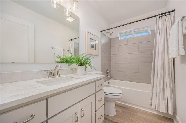 22903 W 72 Nd Ter, Townhouse with 4 bedrooms, 4 bathrooms and null parking in Shawnee KS | Image 18