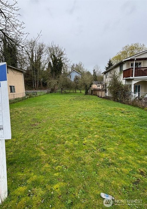 9025 46th Ave S, Seattle, WA, 98118-5001 | Card Image
