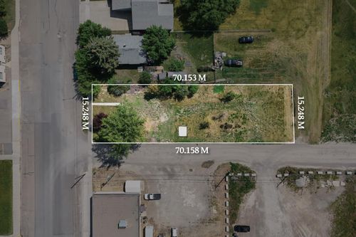 52 E 100 N Avenue, Raymond, AB, T0K2S0 | Card Image