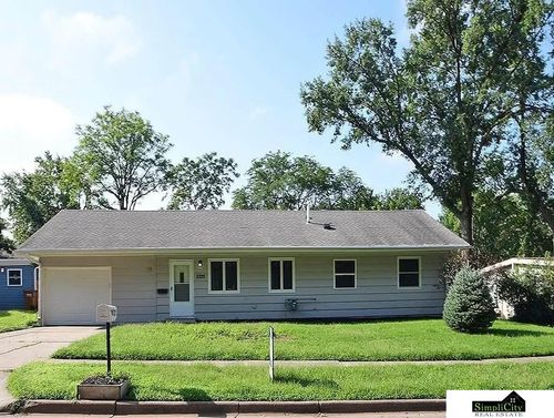 5725 Greenwood St, Lincoln, NE, 68507-2233 | Card Image