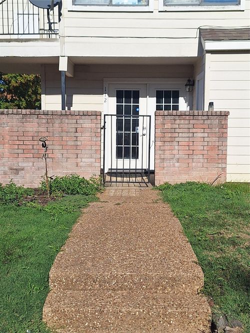 c-112-1904 E 66th Pl, Tulsa, OK, 74136-2447 | Card Image