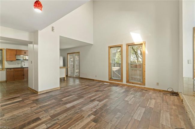 2568 Shore Dr, House attached with 3 bedrooms, 2 bathrooms and null parking in Virginia Beach VA | Image 7