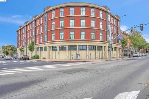 306-3801 San Pablo Ave, Emeryville, CA, 94608-3880 | Card Image