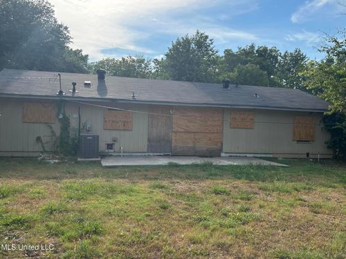 924 S Beauchamp Ave, Greenville, MS, 38703-6807 | Card Image