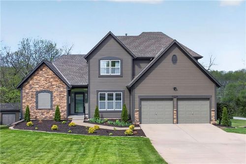 30305 W 84th Ter, De Soto, KS, 66018-9179 | Card Image