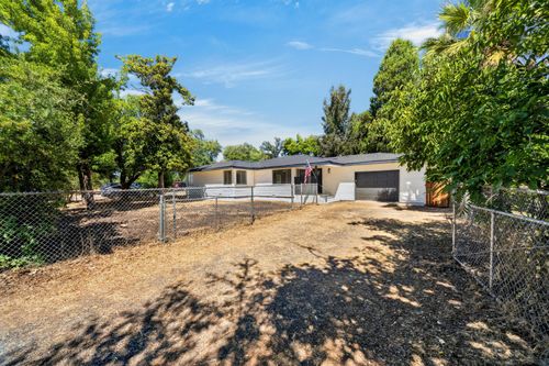 6851 Airport Rd, Redding, CA, 96002-9475 | Card Image
