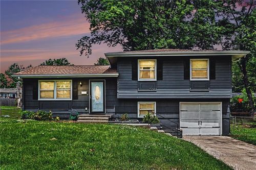 3114 Ne 66th St, Gladstone, MO, 64119-1509 | Card Image
