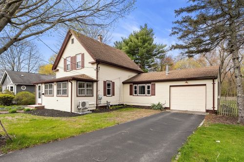 224 Liberty St, Rockland, MA, 02370-1351 | Card Image