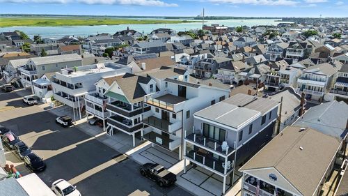 80 Illinois Ave, Long Beach, NY, 11561-1123 | Card Image