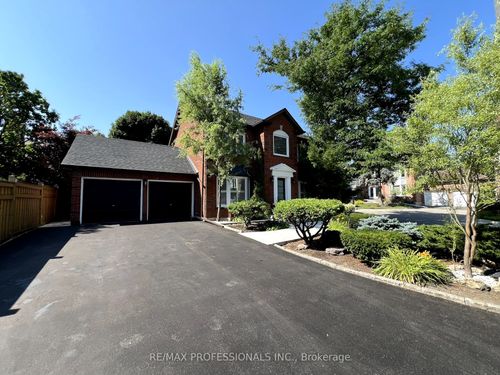 6604 Tenth Line W, Mississauga, ON, L5N5L3 | Card Image
