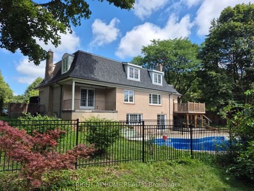 21 Post Horn Pl, Waterloo, ON, N2L5E8 | Card Image
