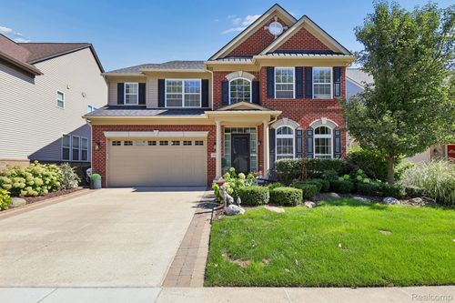 4960 W Stonegate Cir, Lake Orion, MI, 48359-1404 | Card Image