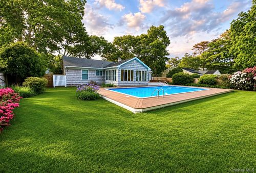 11 White Birch Trl, East Quogue, NY, 11942-4624 | Card Image