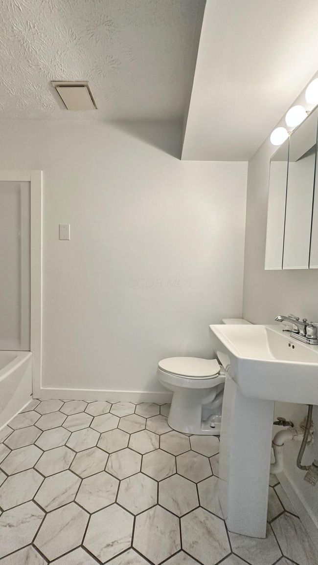 13943 State Route 278, House other with 4 bedrooms, 2 bathrooms and null parking in Logan OH | Image 26