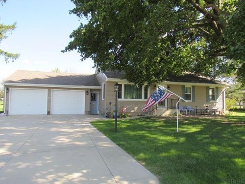 907 S Main St, Monticello, IA, 52310-2014 | Card Image