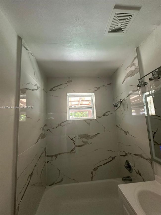 1754 Ne 48 Th Ct, House other with 3 bedrooms, 1 bathrooms and null parking in Pompano Beach FL | Image 16